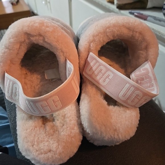 Womens UGG Fluff Yeah Slide Sandal, Pink/Grey Sz 8 Barely Worn, 11 - Picture 3 of 6